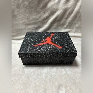 Men's AIR JORDAN SPIZIKE LOW WHITE FIRE RED DESERT CAMO size 9 BOX ONLY